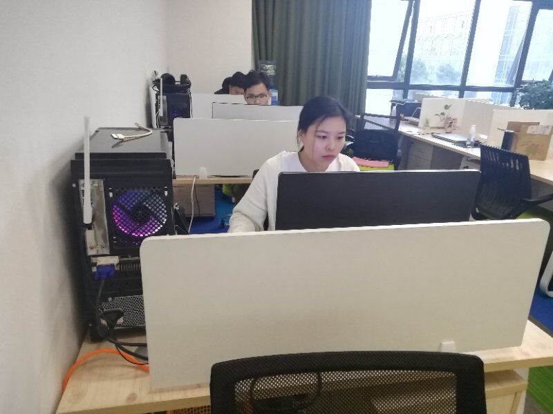 经贸学子创建机智网络科技